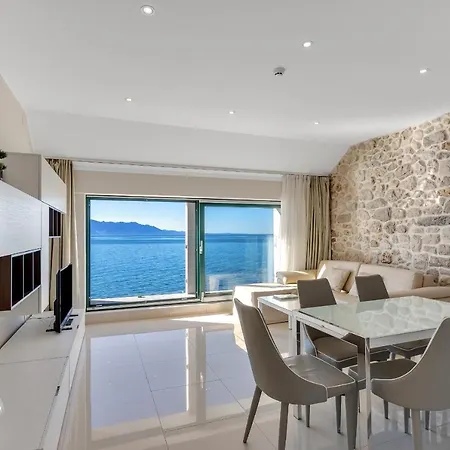 Premium Beachfront Zlatko