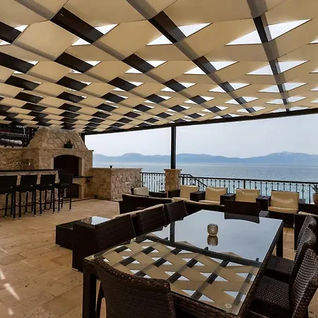 Premium Beachfront Zlatko Brist
