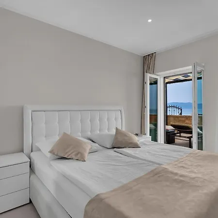 Premium Beachfront Zlatko